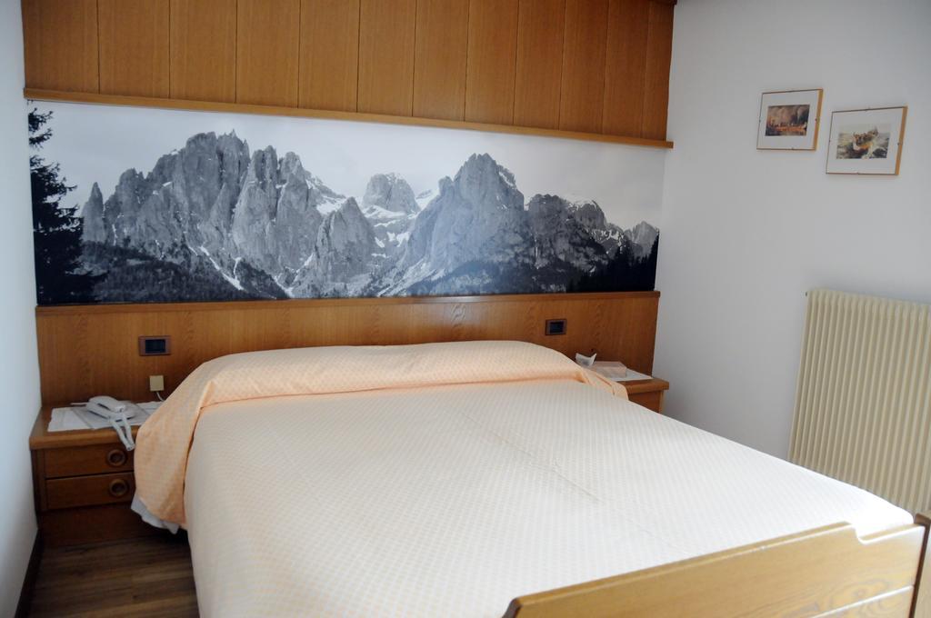 Hotel Garni Soreie Pozza di Fassa Extérieur photo
