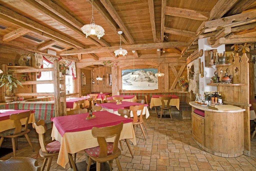 Hotel Garni Soreie Pozza di Fassa Extérieur photo