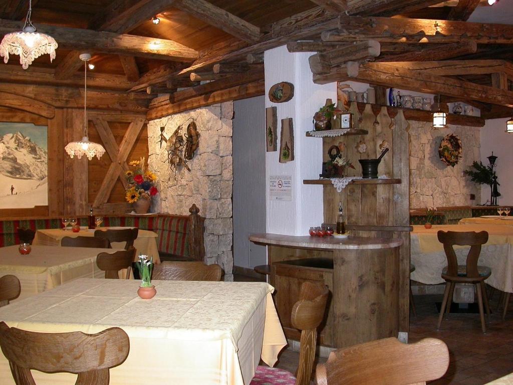 Hotel Garni Soreie Pozza di Fassa Extérieur photo