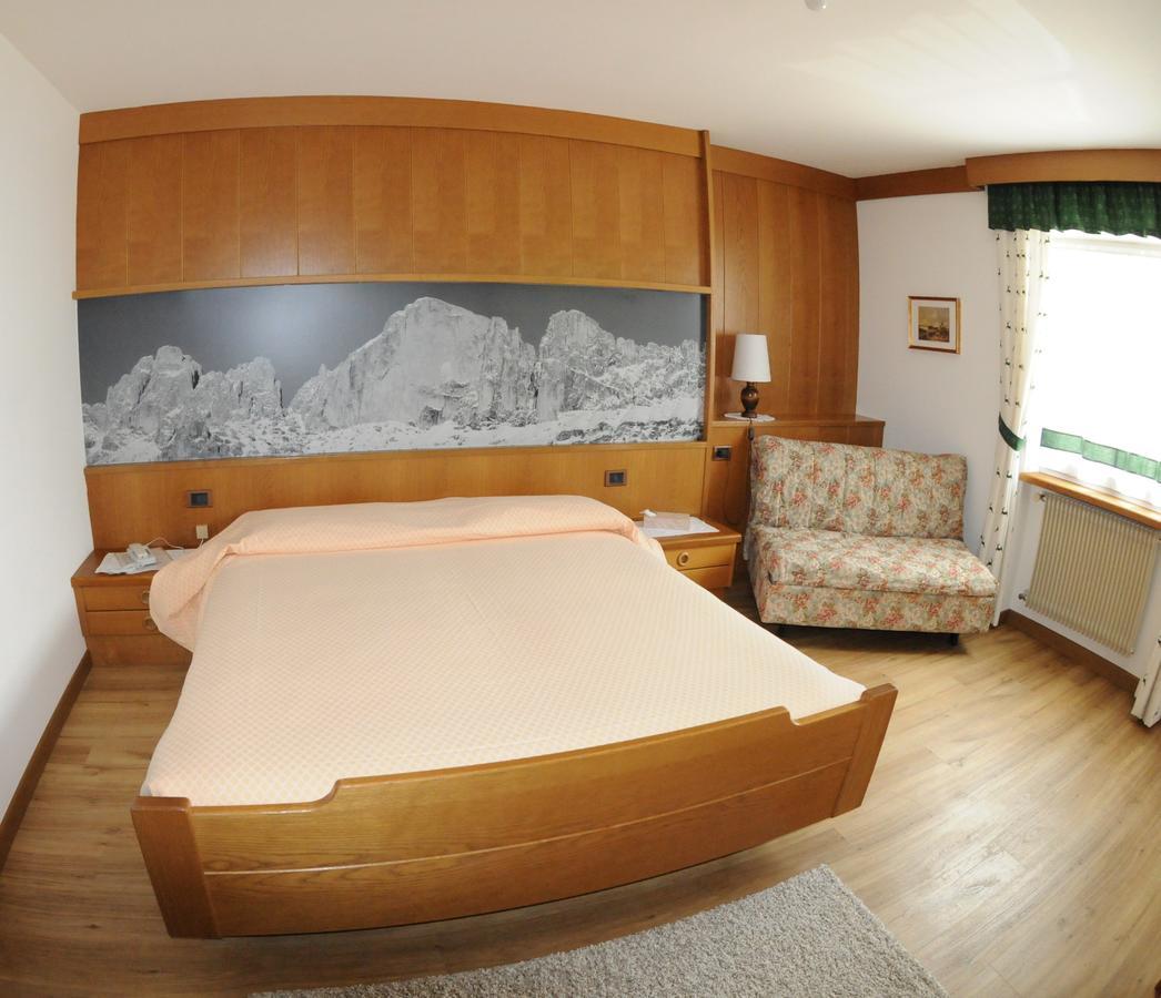 Hotel Garni Soreie Pozza di Fassa Extérieur photo
