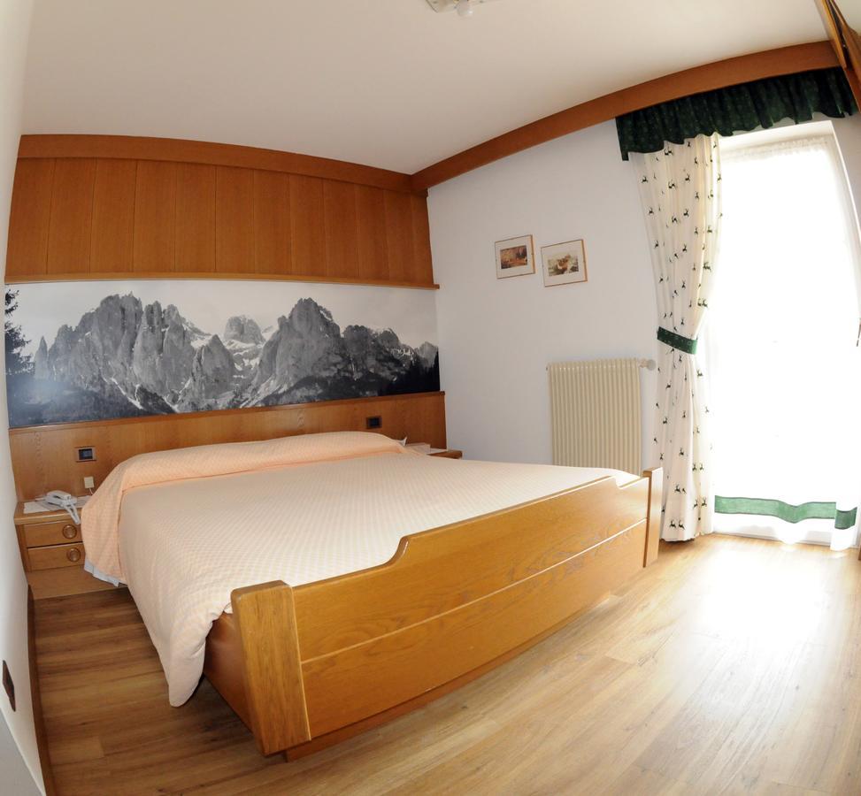Hotel Garni Soreie Pozza di Fassa Extérieur photo
