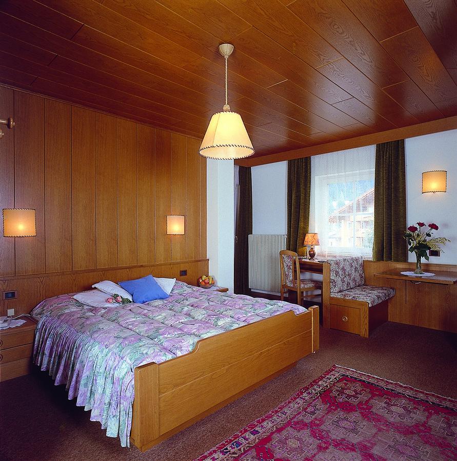 Hotel Garni Soreie Pozza di Fassa Extérieur photo